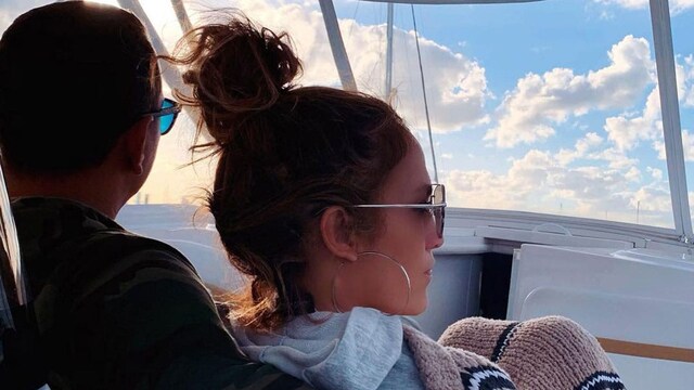 Jennifer Lopez and Alex Rodriguez relax trip
