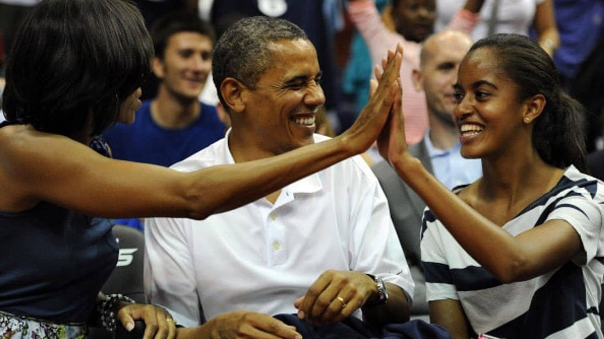 Malia Obama interning for Lena Dunham on the set of "Girls"