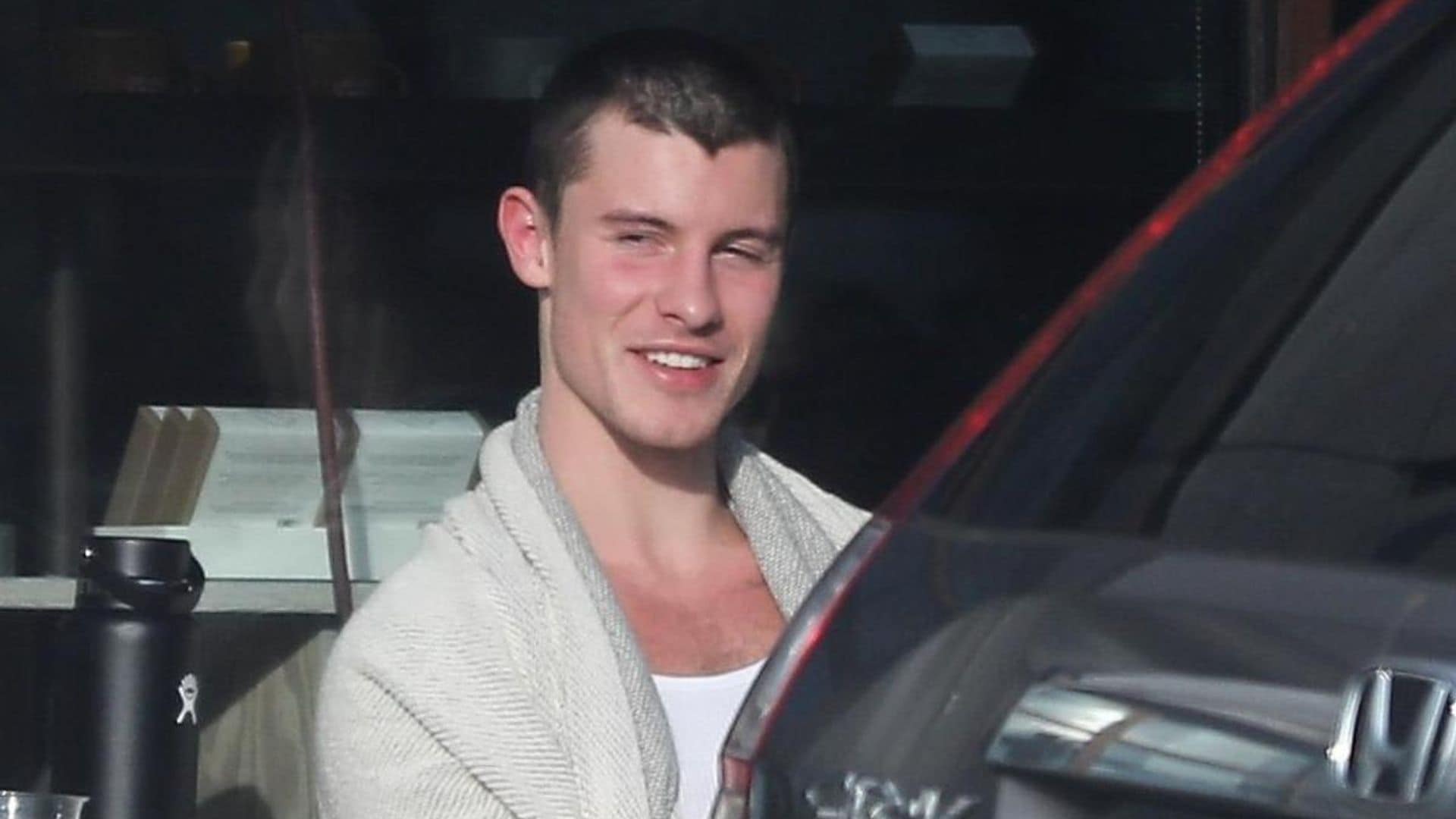 Shawn Mendes changes his wavy hair for a fresh new buzzcut