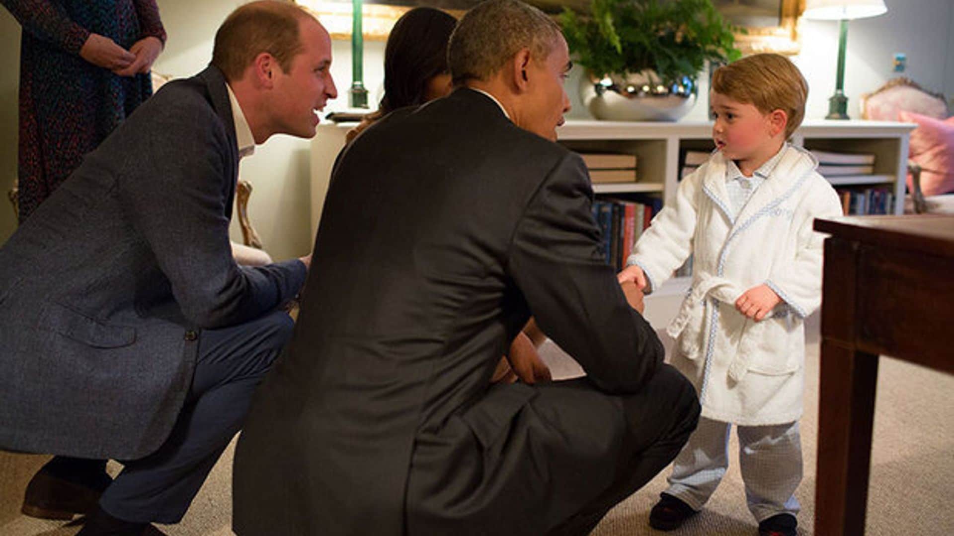 Barack Obama greeted Prince George at his Kensington Palace home.
<br>Photo: Twitter/Kensington Royal
