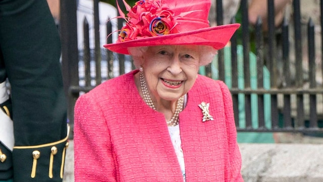 Queen Elizabeth enjoys picnic with her great-grandchildren