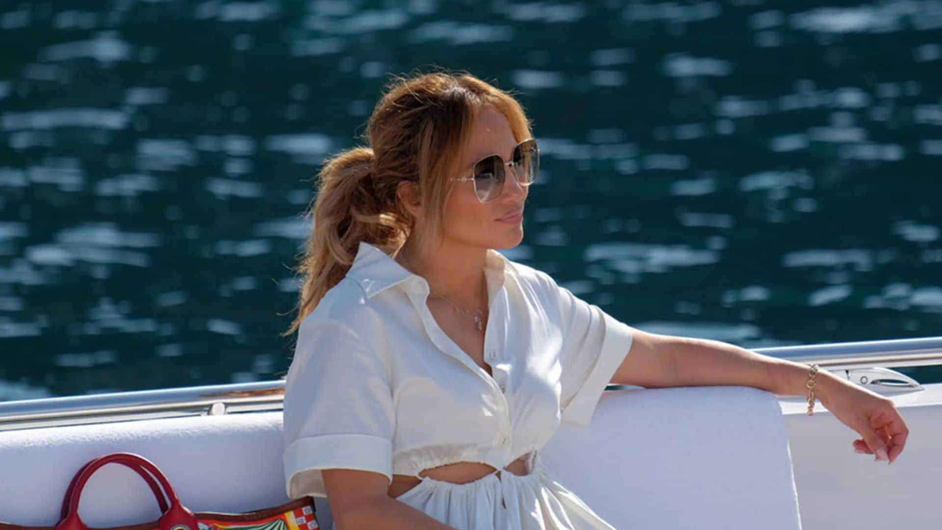 Jennifer Lopez deletes photos with Alex Rodriguez and unfollows him on Instagram