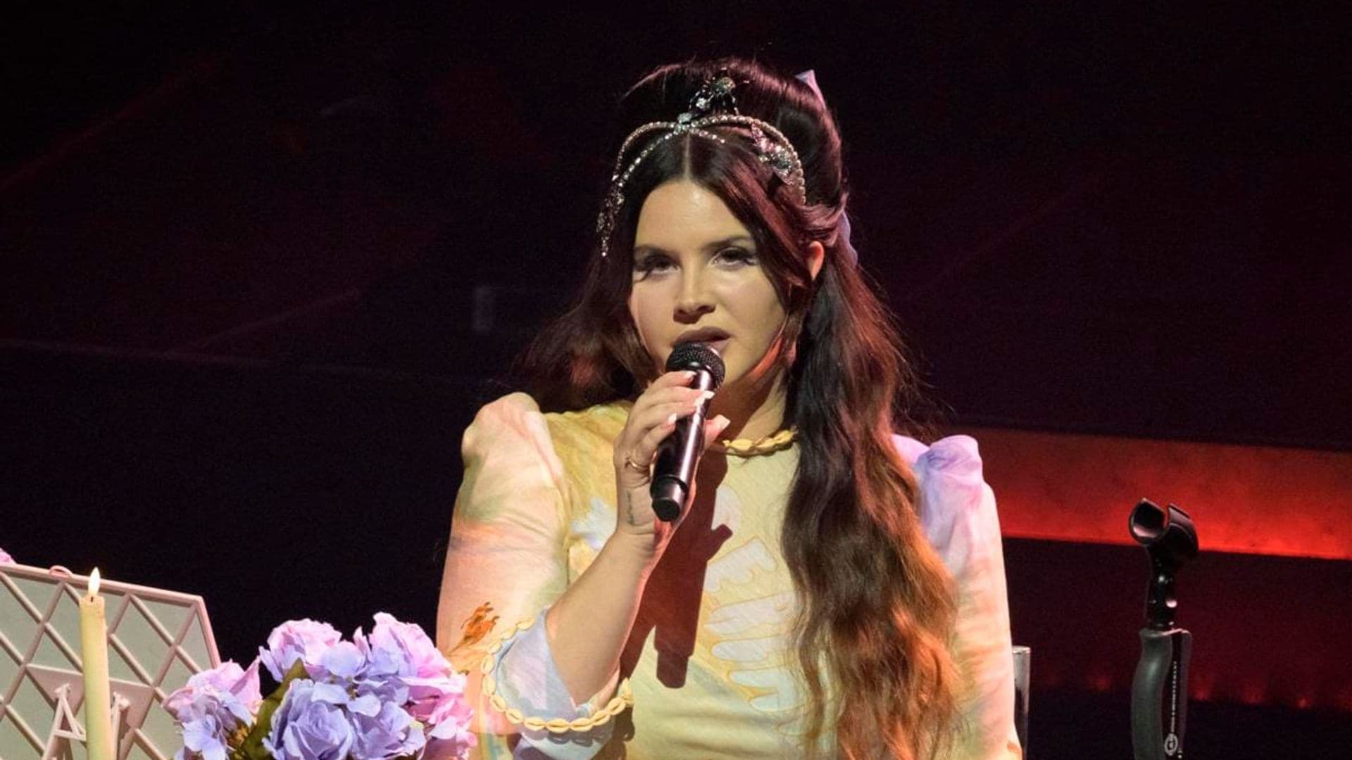 Lana del Rey visits Frida Kahlo’s house in Mexico