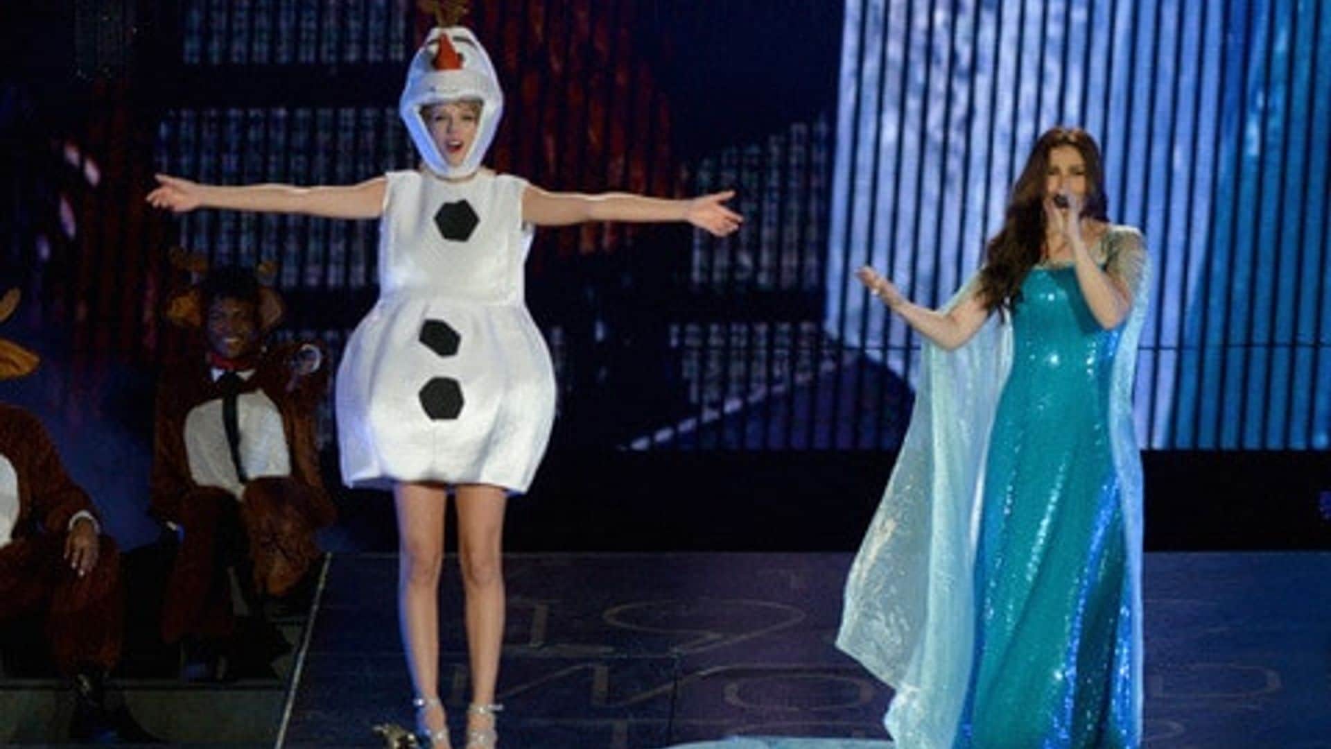 An Olaf-clad Taylor Swift was joined on stage by Idina Menzel in Tampa, Florida, where the two belted out the 'Frozen' hit "Let It Go."
Photo: Getty Images