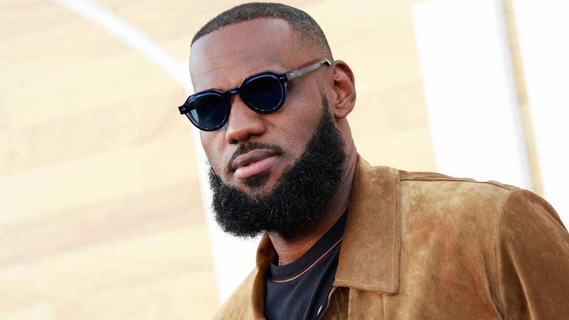 LeBron James is officially a billionaire! Becoming NBA’s first active player worth $1 billion