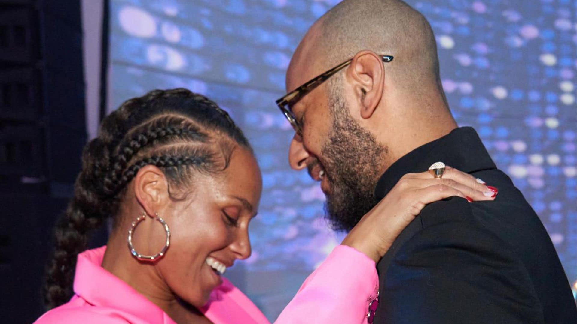 Alicia Keys and Swizz Beatz are couple goals while visiting Qatar