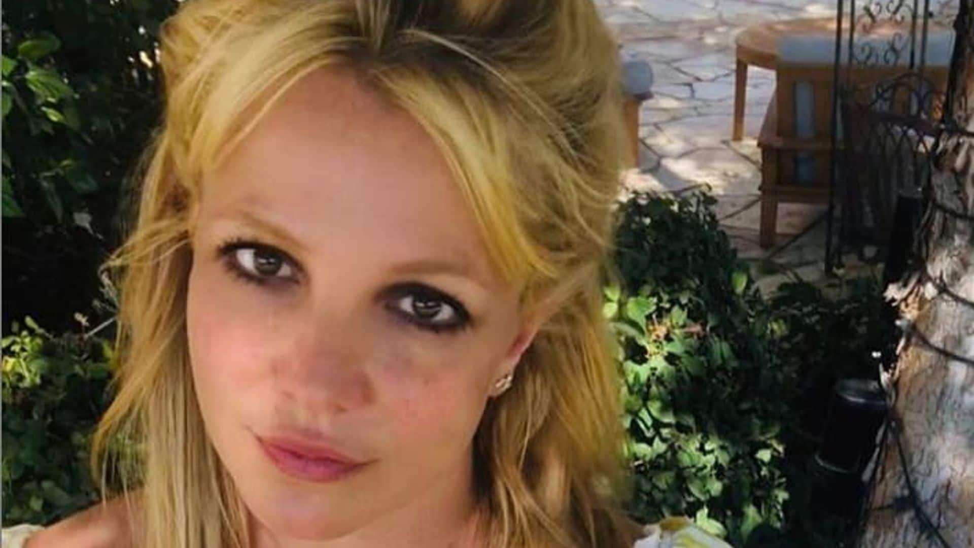 Britney Spears sparks concern after latest post and more star photos