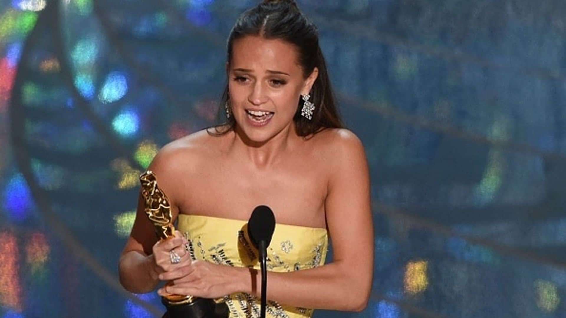 Alicia Vikander wins first Oscar for 'The Danish Girl,' thanks her parents for believing in her