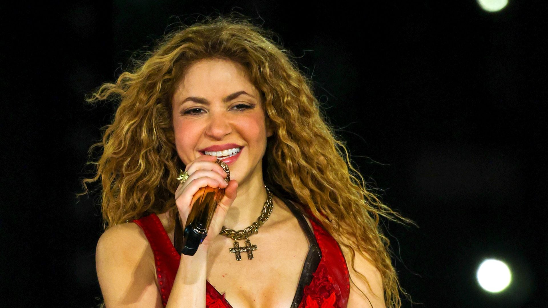 Shakira confirms she's back! Set to perform in Peru tonight after hospital stay