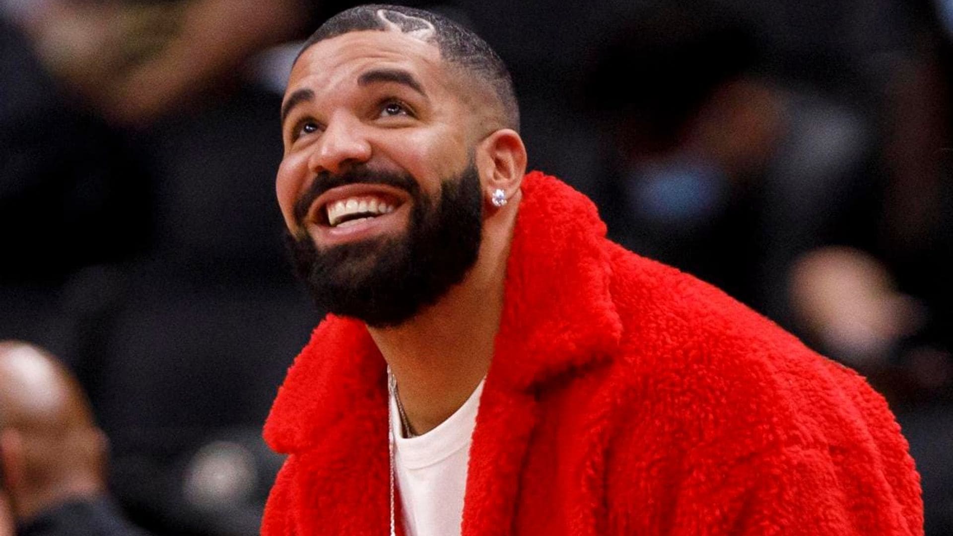 Drake gifts $100,000 to young basketball player: ‘We’re gonna bless them tonight’