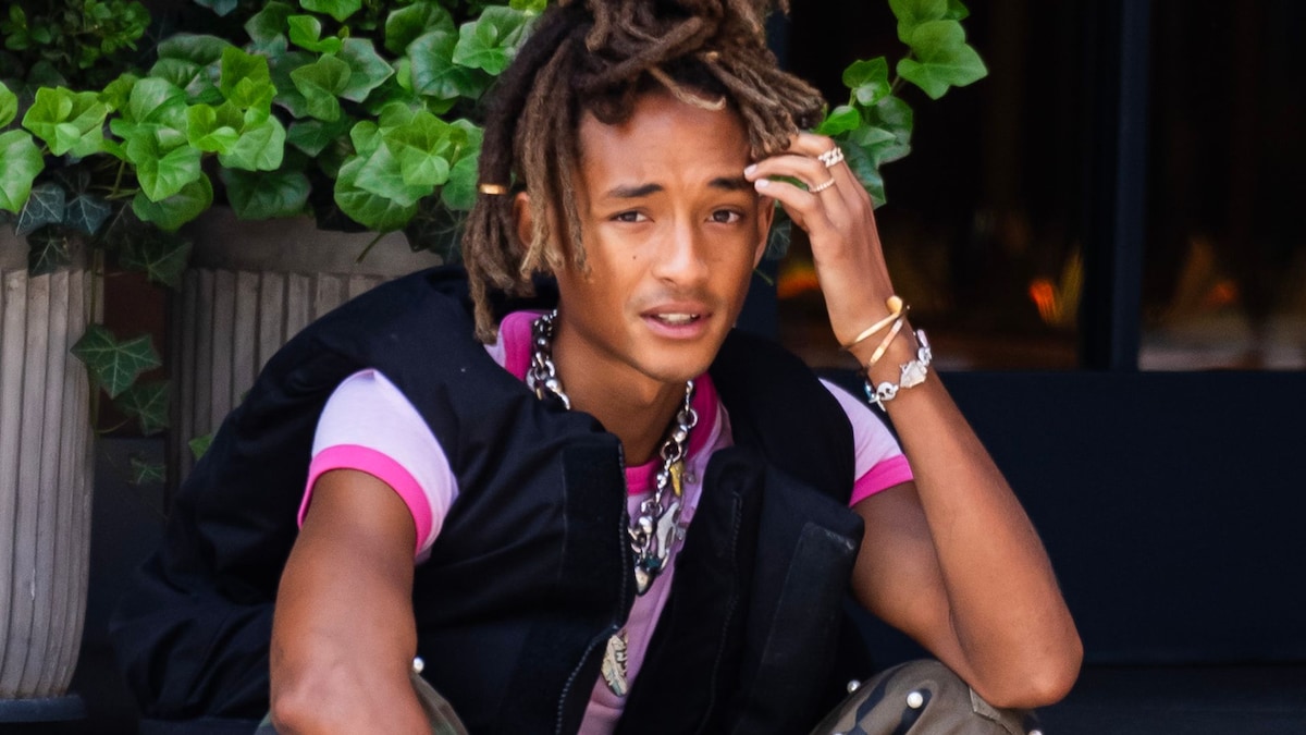 https://www.hola.com/us/horizon/landscape/a0f292ab61b1-new-york-new-york-jaden-smith-is-seen-in-tribeca-on-august-25-2024-in-new-york-c.jpg?im=Resize=(1200)