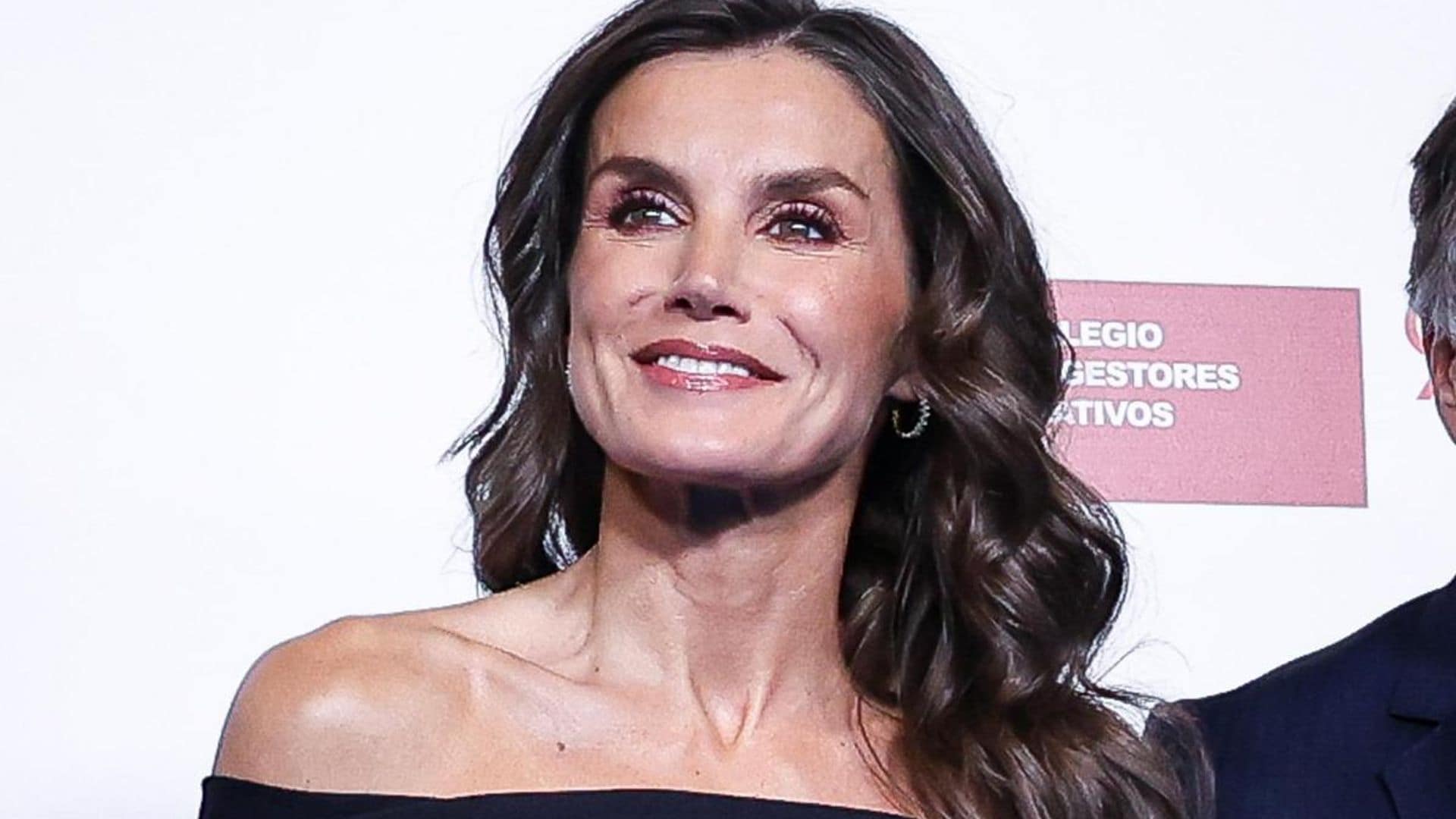 Queen Letizia steps out in fabulous form-fitting dress