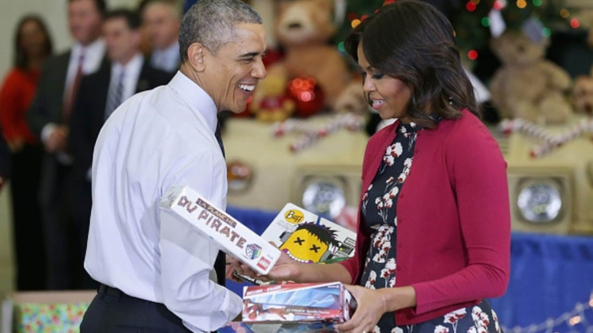 President Obama plays Santa to brings toys for the needy