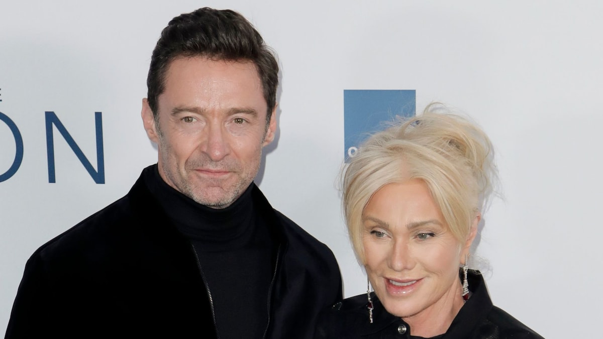 https://www.hola.com/us/horizon/landscape/a7d296cb8ee3-paris-france-hugh-jackman-and-deborra-lee-furness-attend-the-the-son-premiere-at.jpg?im=Resize=(1200)