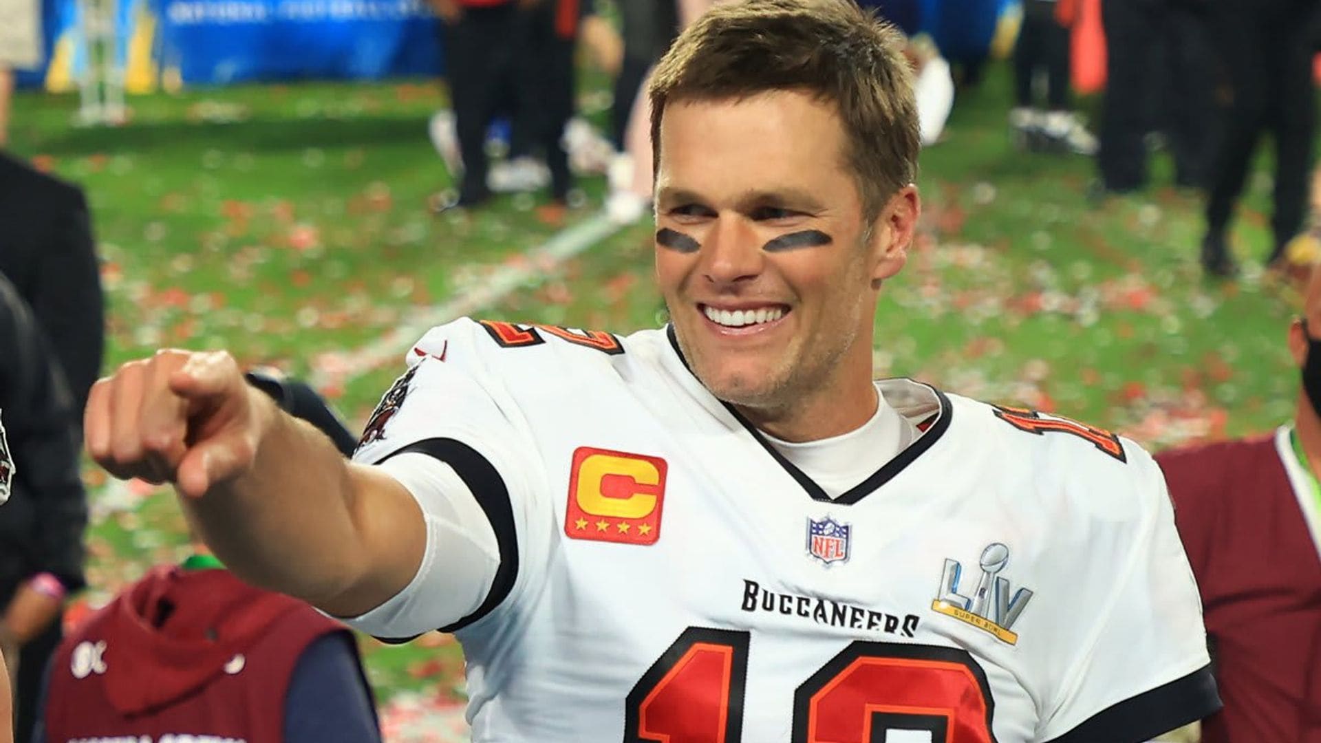 Tom Brady surprises young cancer survivor with Super Bowl tickets