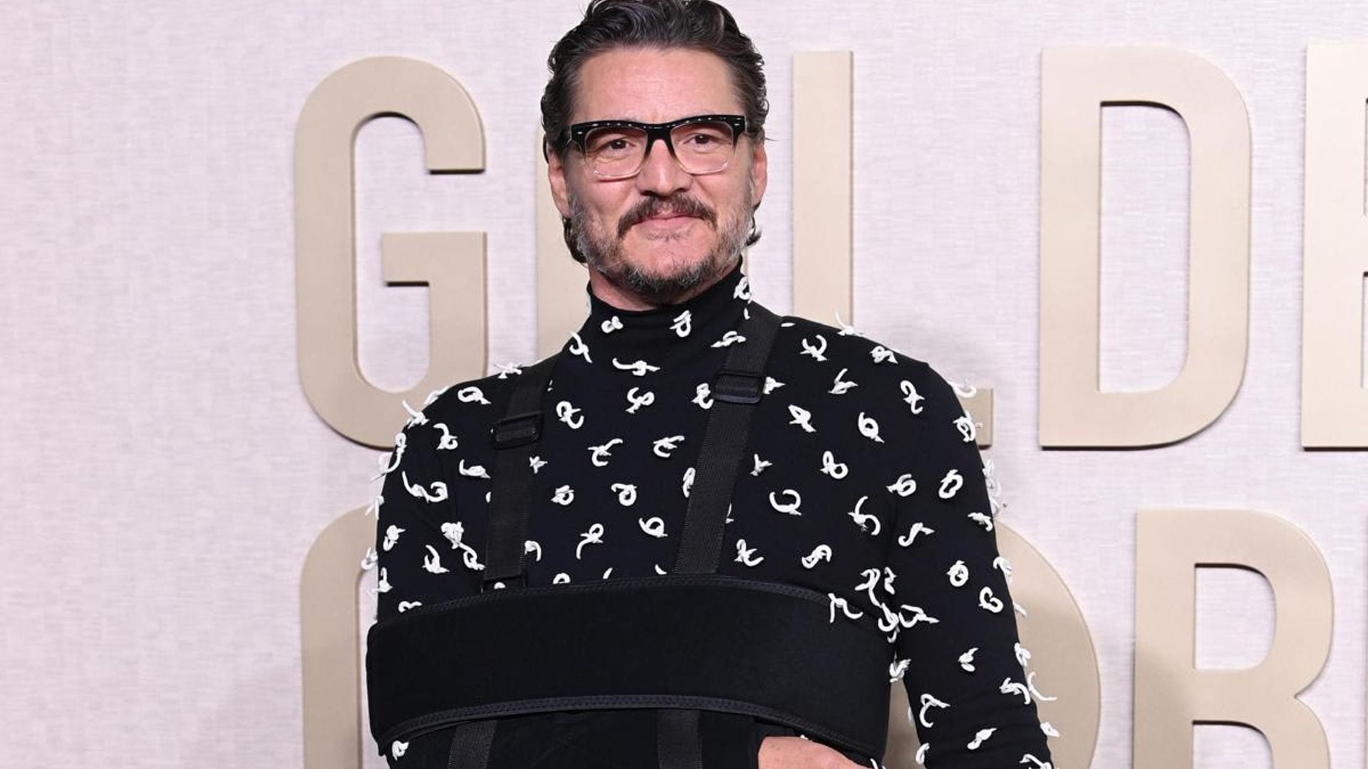 Pedro Pascal opens up about his arm injury at the Golden Globes