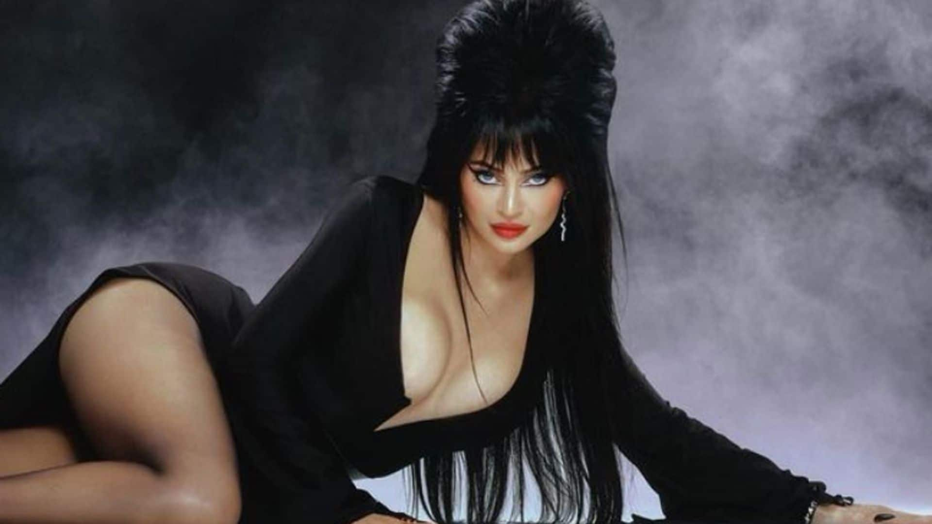 Kylie Jenner wins Halloween as ‘Elvira: Mistress of the Dark’ in sexy costume