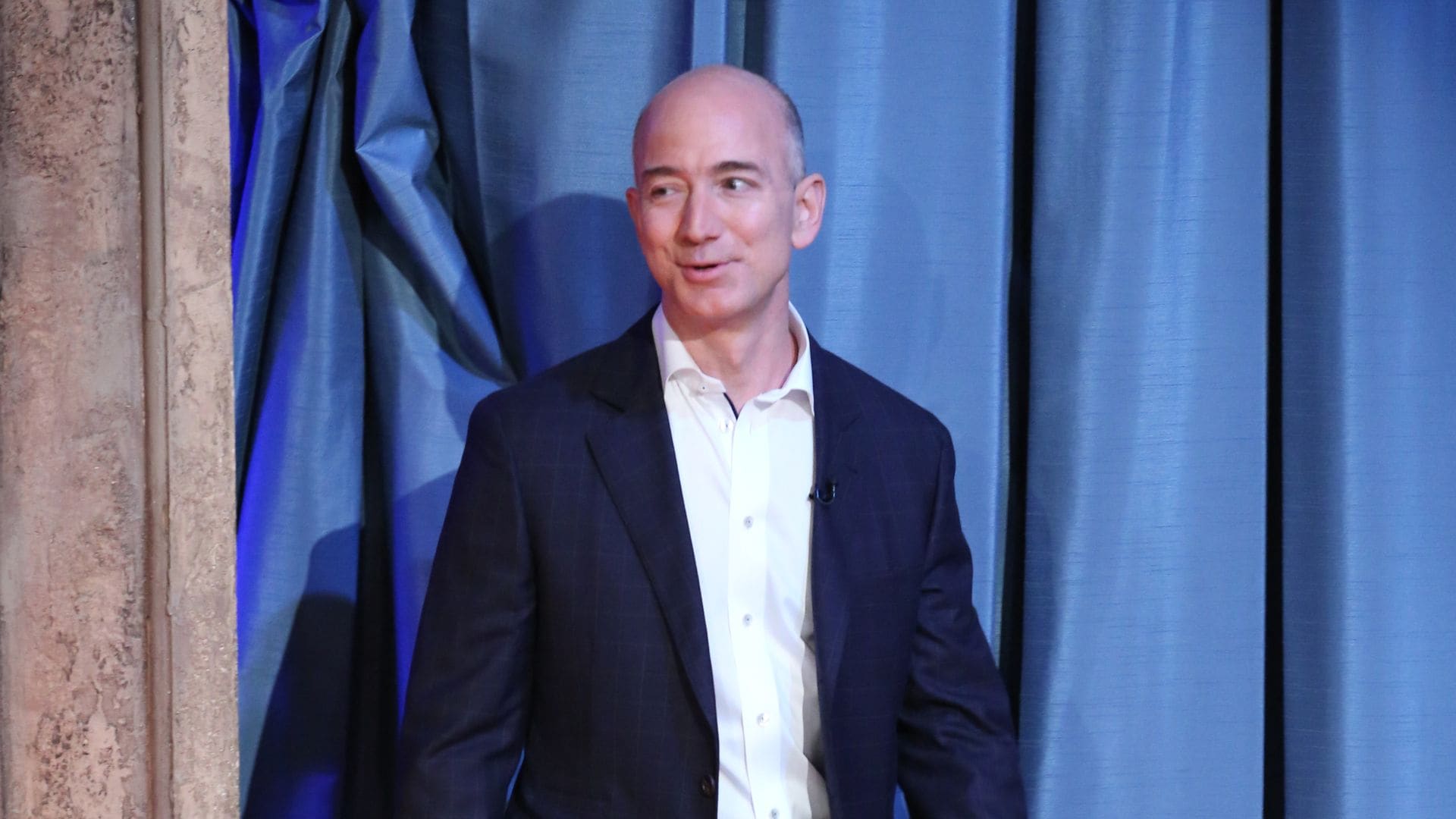 Jeff Bezos congratulates President-elect Donald Trump on 'extraordinary political comeback'