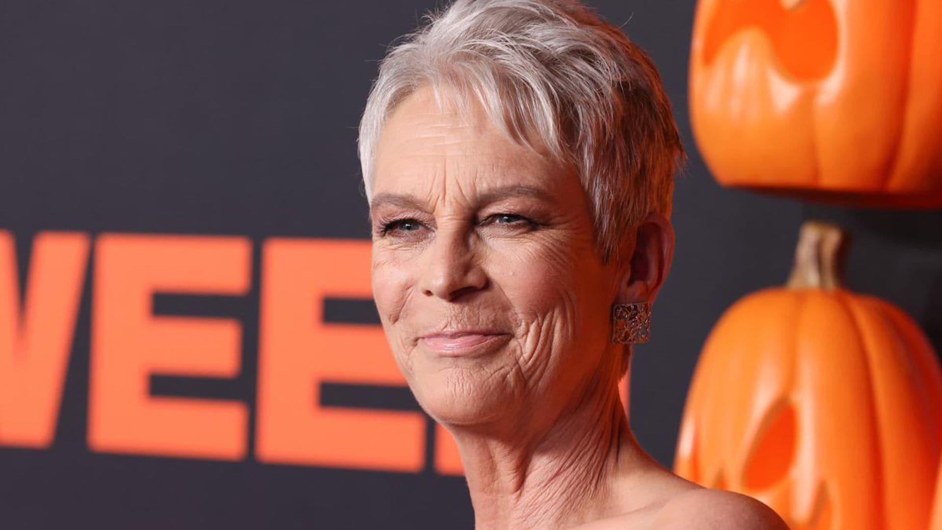 Jamie Lee Curtis is auctioning off her remaining ‘Halloween’ items for a good cause