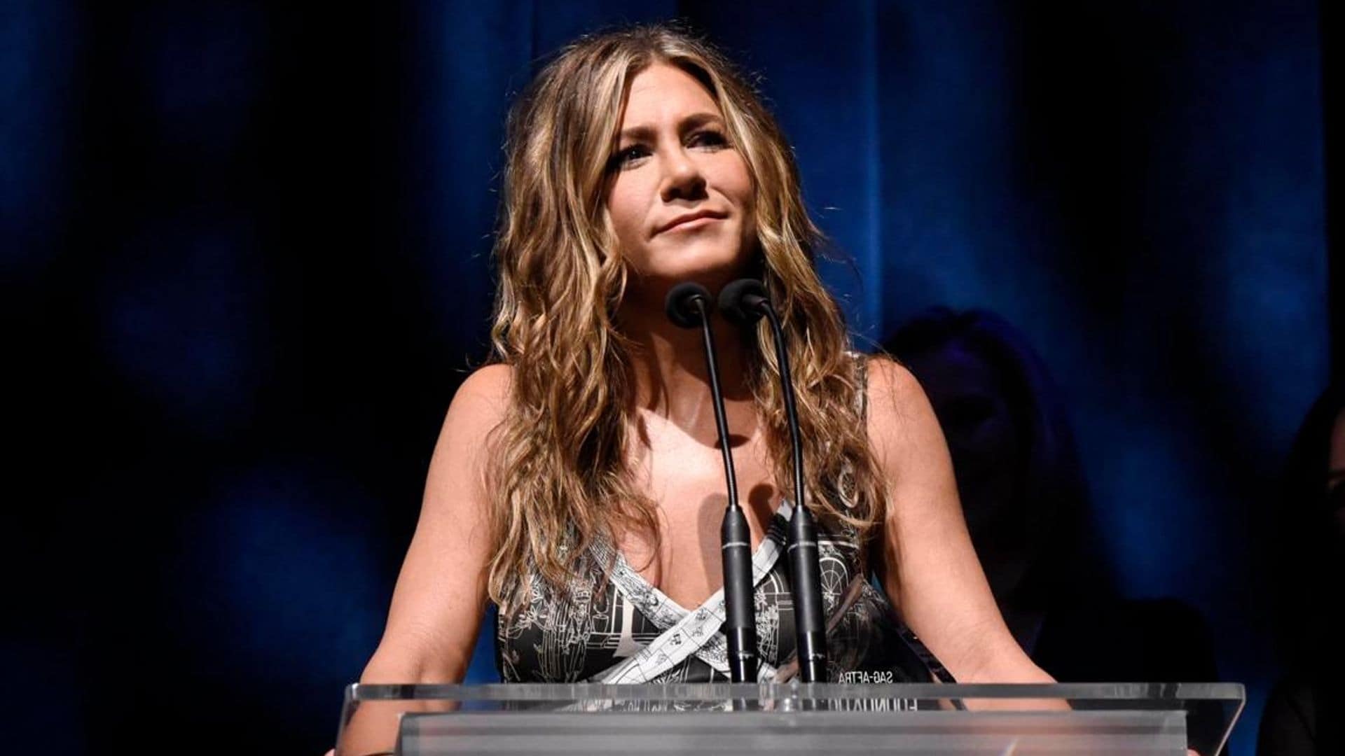 Jennifer Aniston urges fans to stop voting for Kanye West