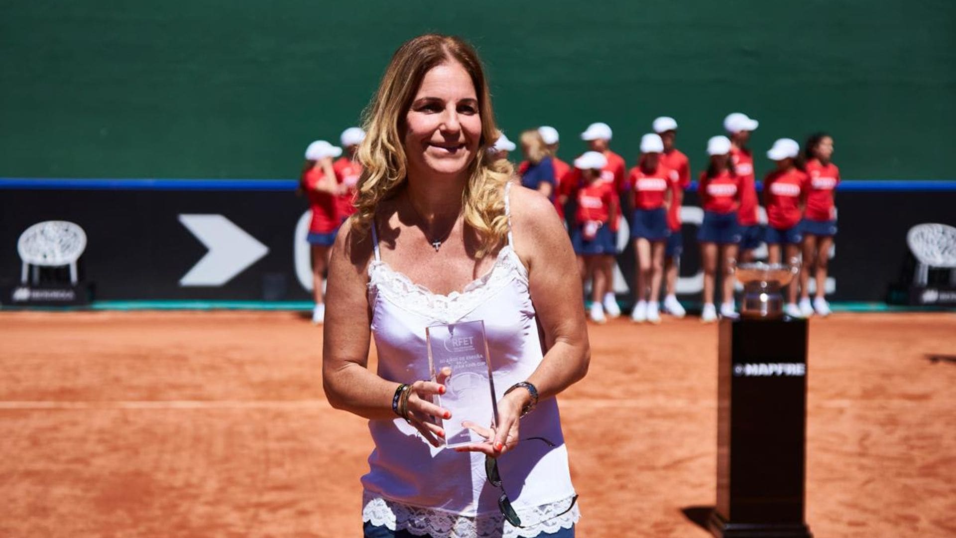 Ex-world No 1 tennis player Arantxa Sánchez Vicario found guilty of fraud but will avoid prison