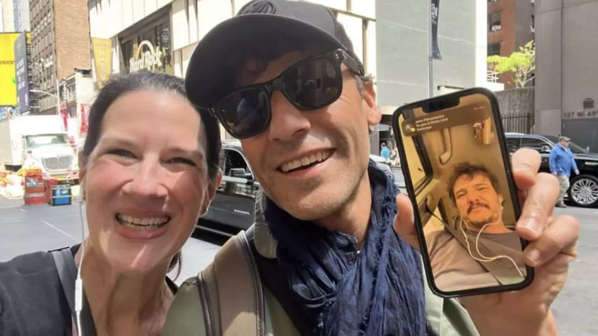 This lucky fan met Oscar Isaac while he was on FaceTime with Pedro Pascal: ‘What are the odds’