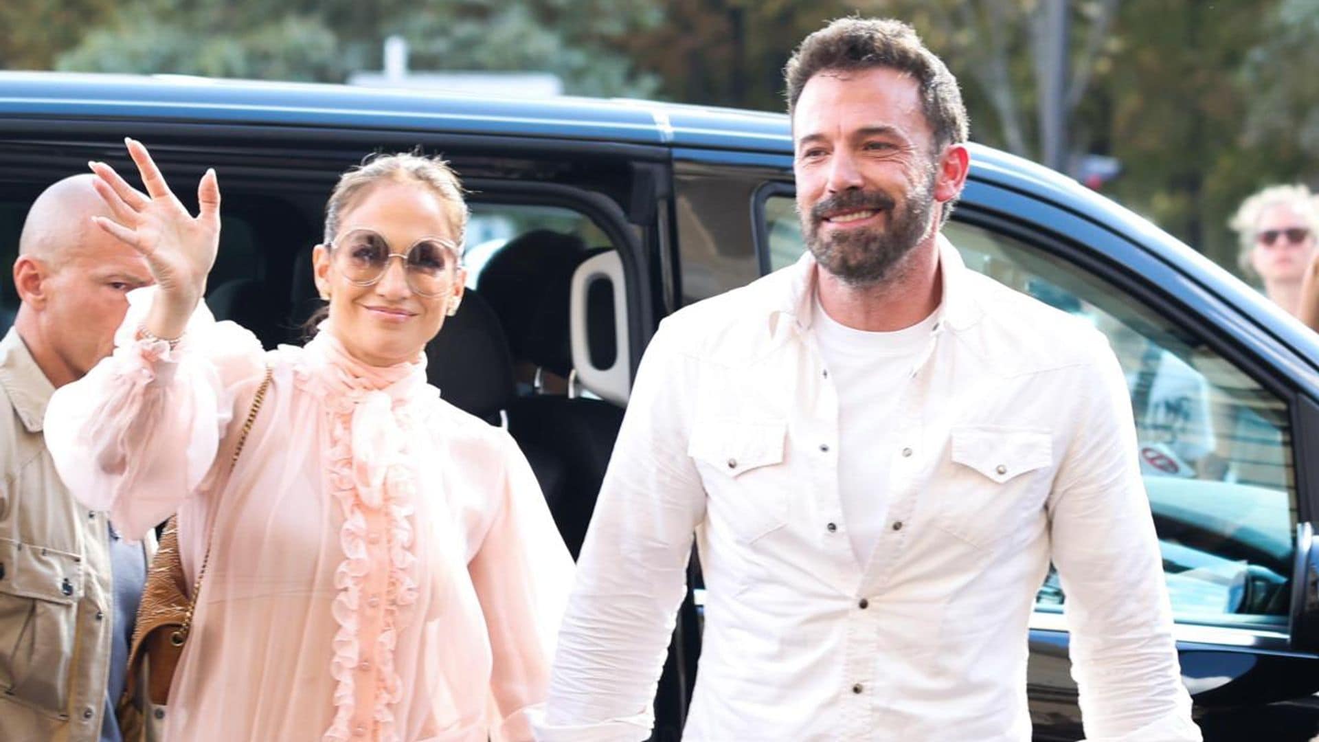 Jennifer Lopez & Ben Affleck have date night by the Eiffel Tower