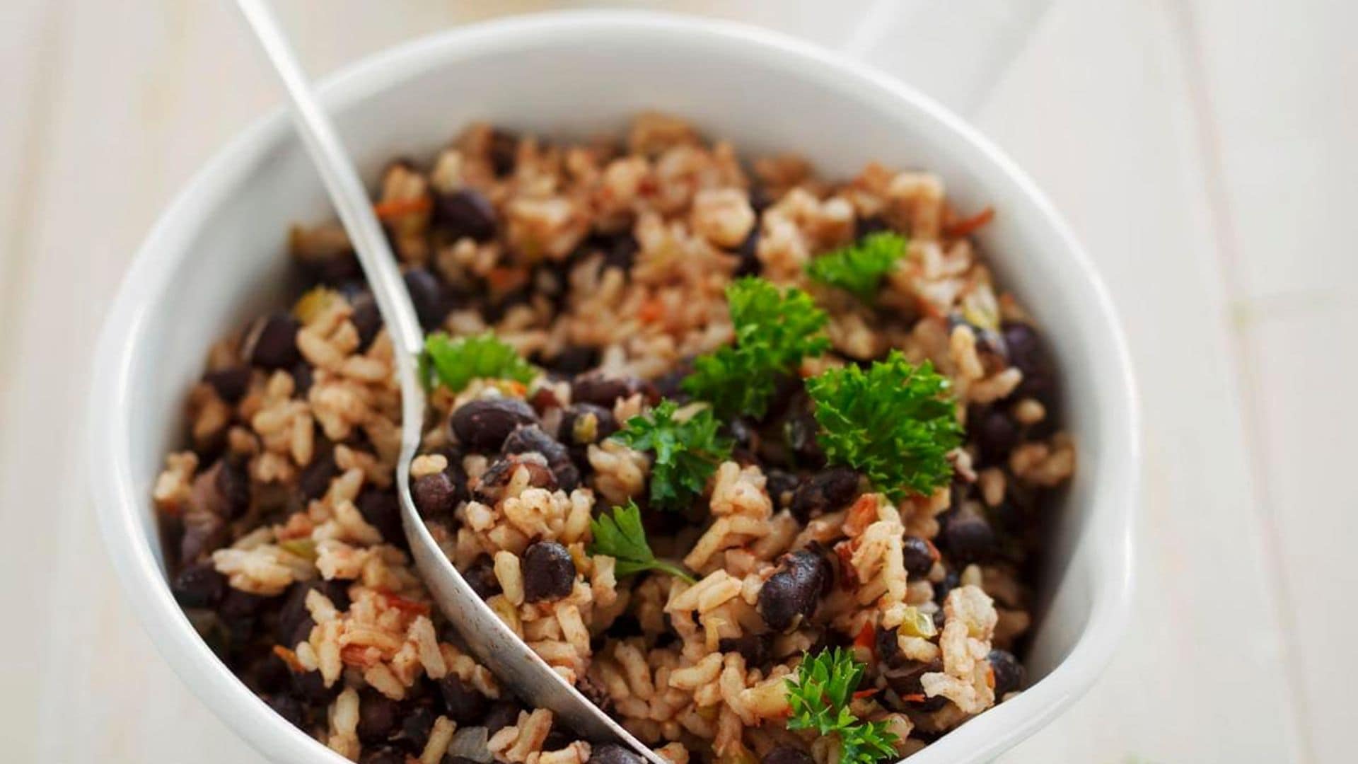Quick and simple: how to make arroz moro (or congri)