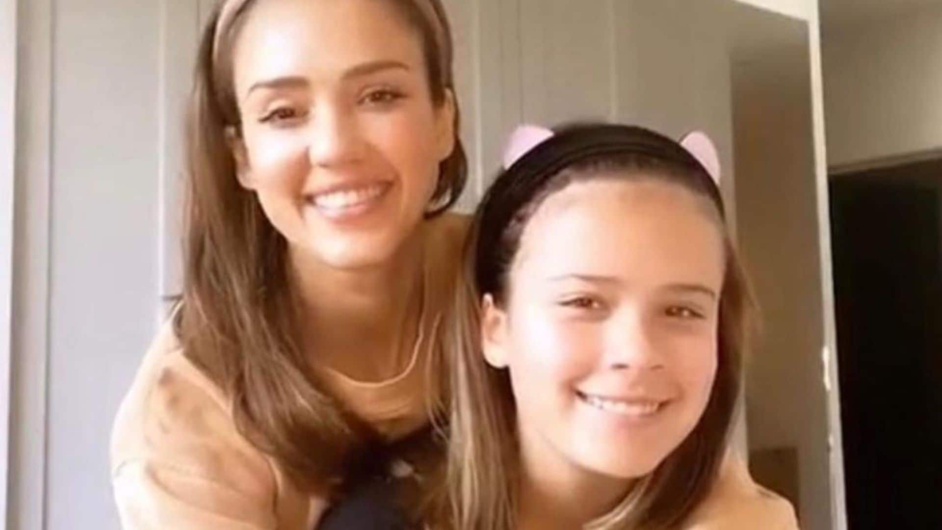 Jessica Alba and daughter Honor look identical in latest dancing clip