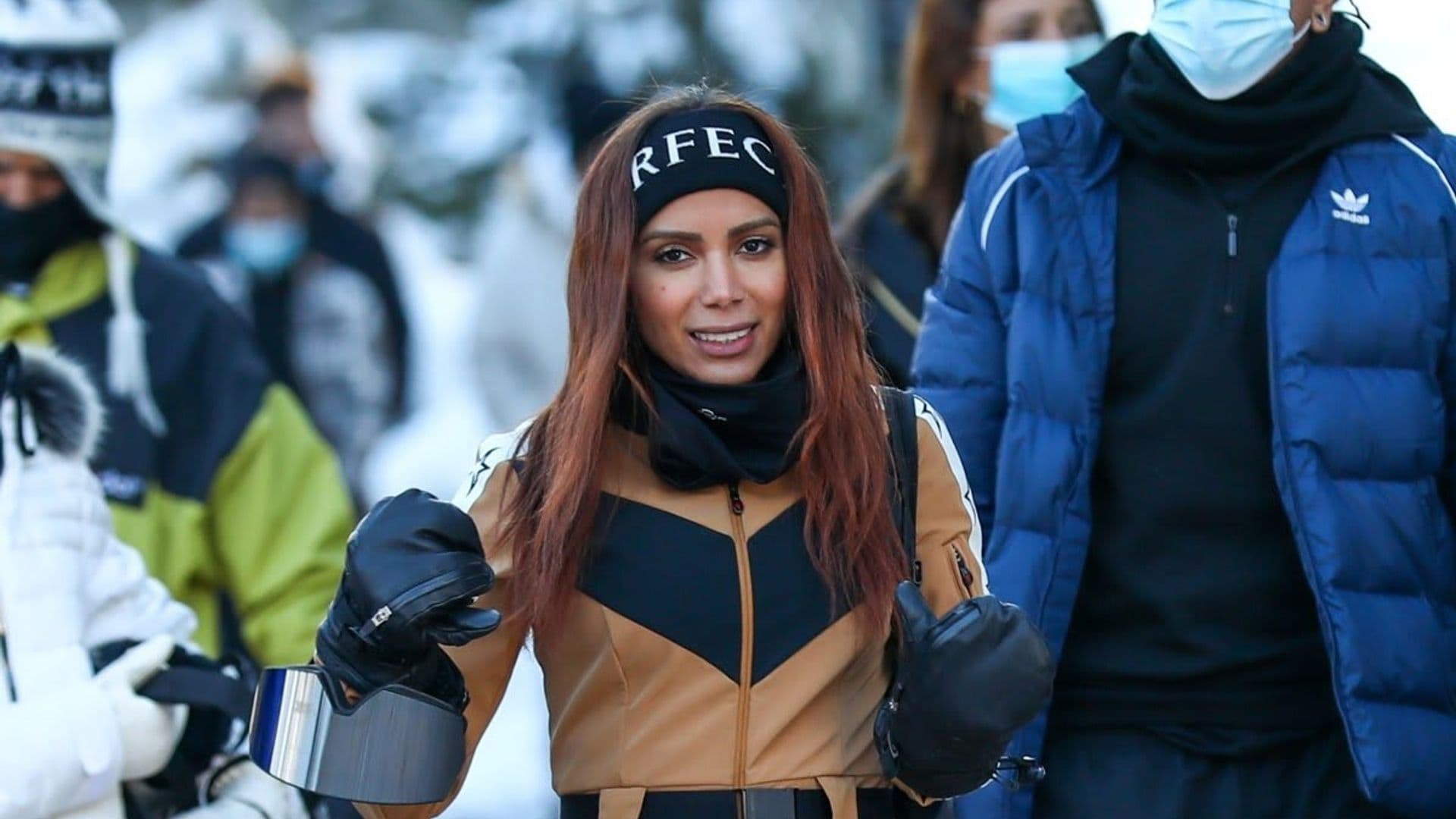 Anitta defies freezing temperatures while skiing in Aspen with friends