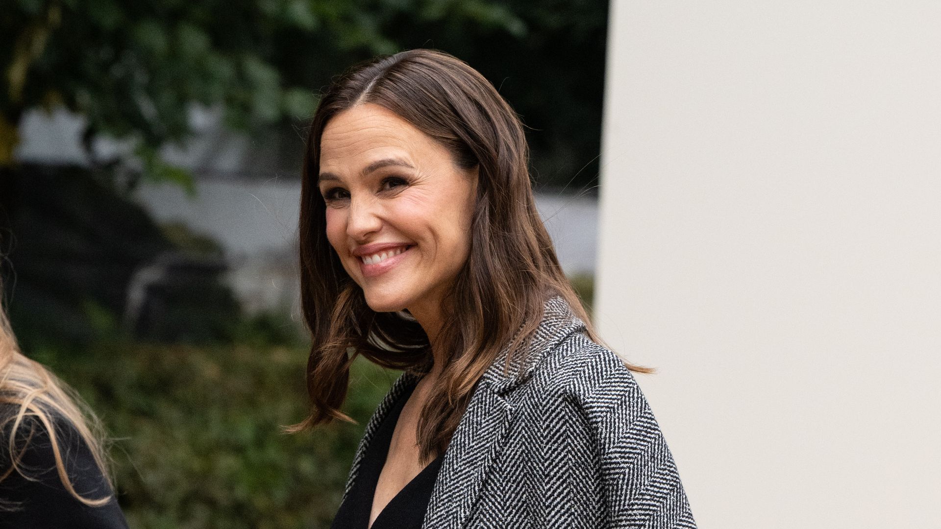 Jennifer Garner is the life of the party while working on set: Watch the actress's wholesome BTS moment