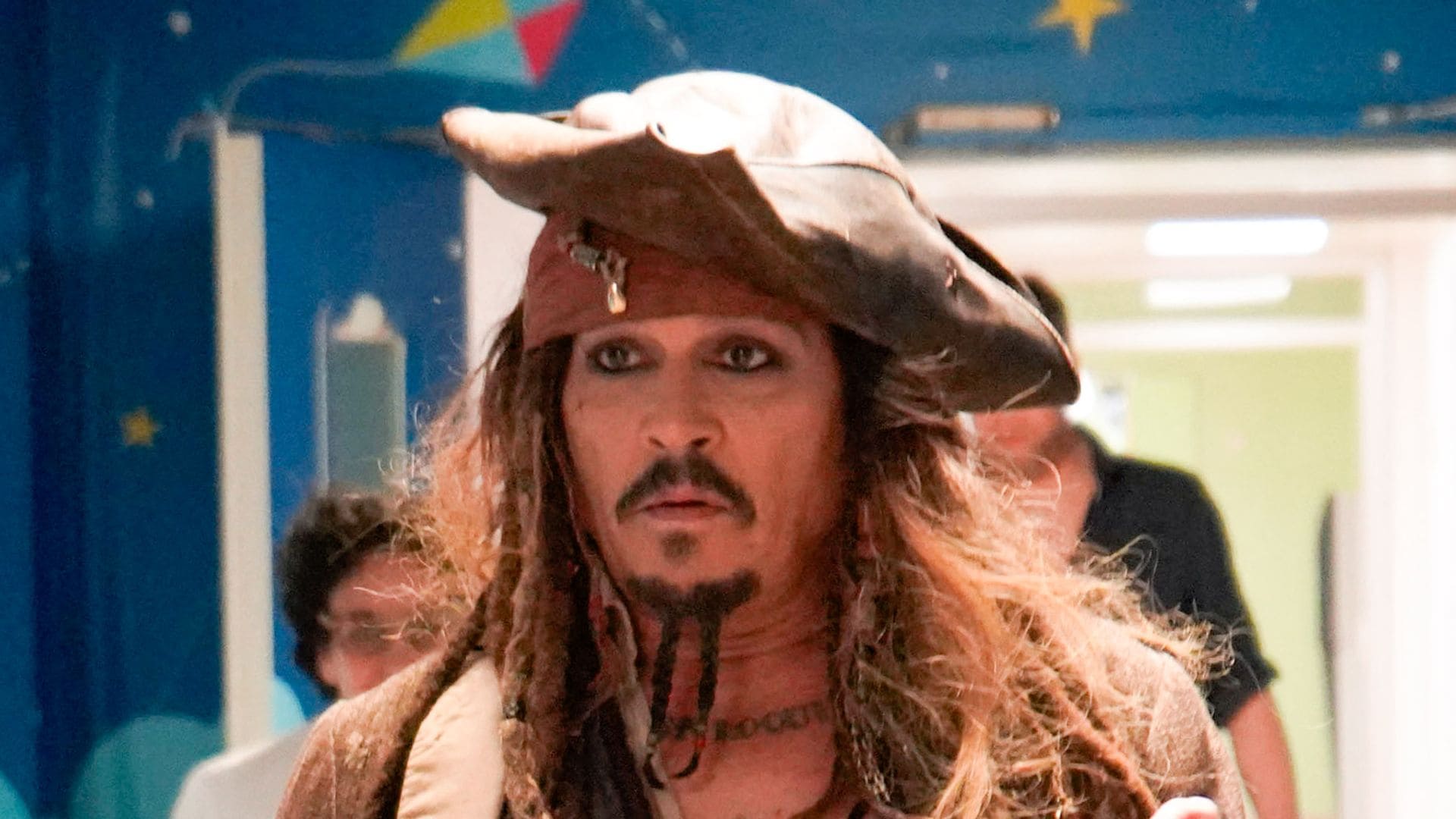 Johnny Depp visits the pediatric unit at Donostia University Hospital dressed as Captain Jack Sparrow