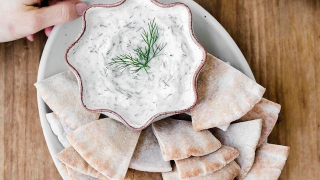 Tzatziki Sauce with pita bread