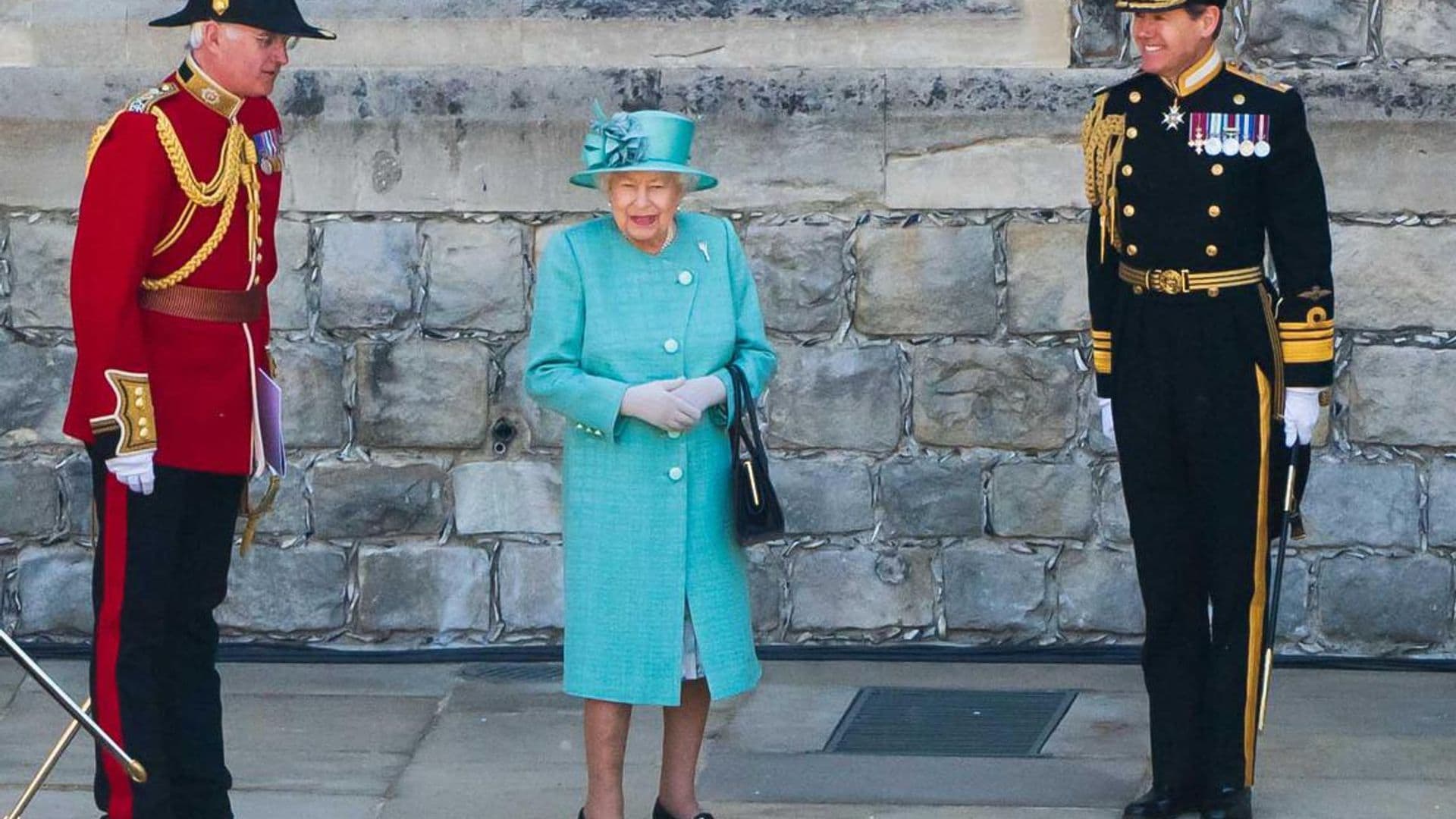 queen elizabeth, trooping the color