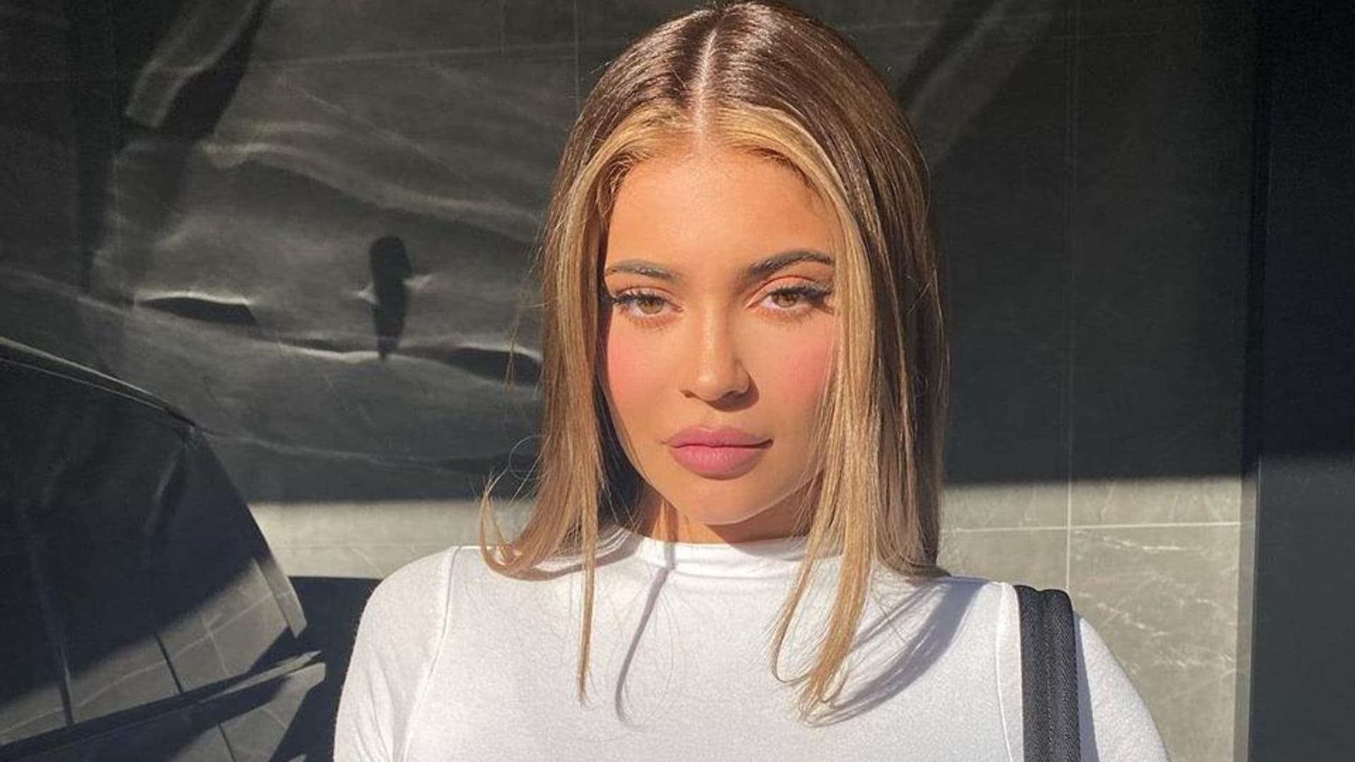 Kylie Jenner shows off perfect abs in sexy video and even sister Khloé is impressed