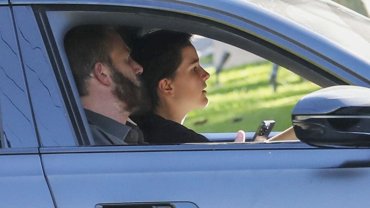 Ben Affleck takes his turn teaching Fin to drive in Los Angeles