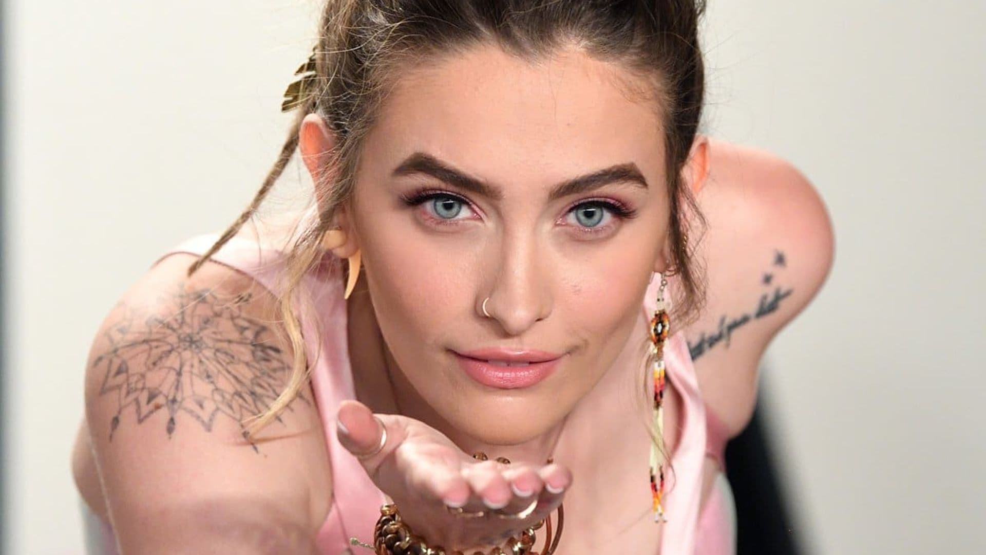 You won’t believe how Paris Jackson’s fingers ended up after playing guitar