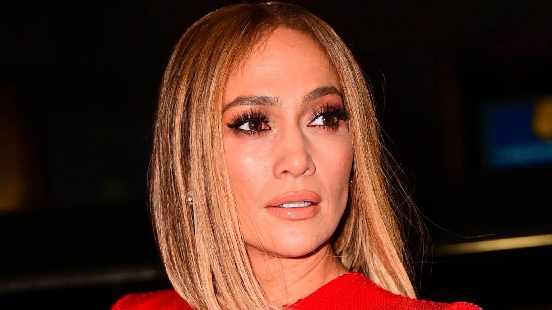 Jennifer Lopez in hot water over photo