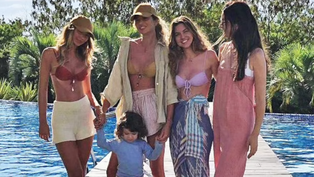 Gisele Bundchen shares snap with sisters