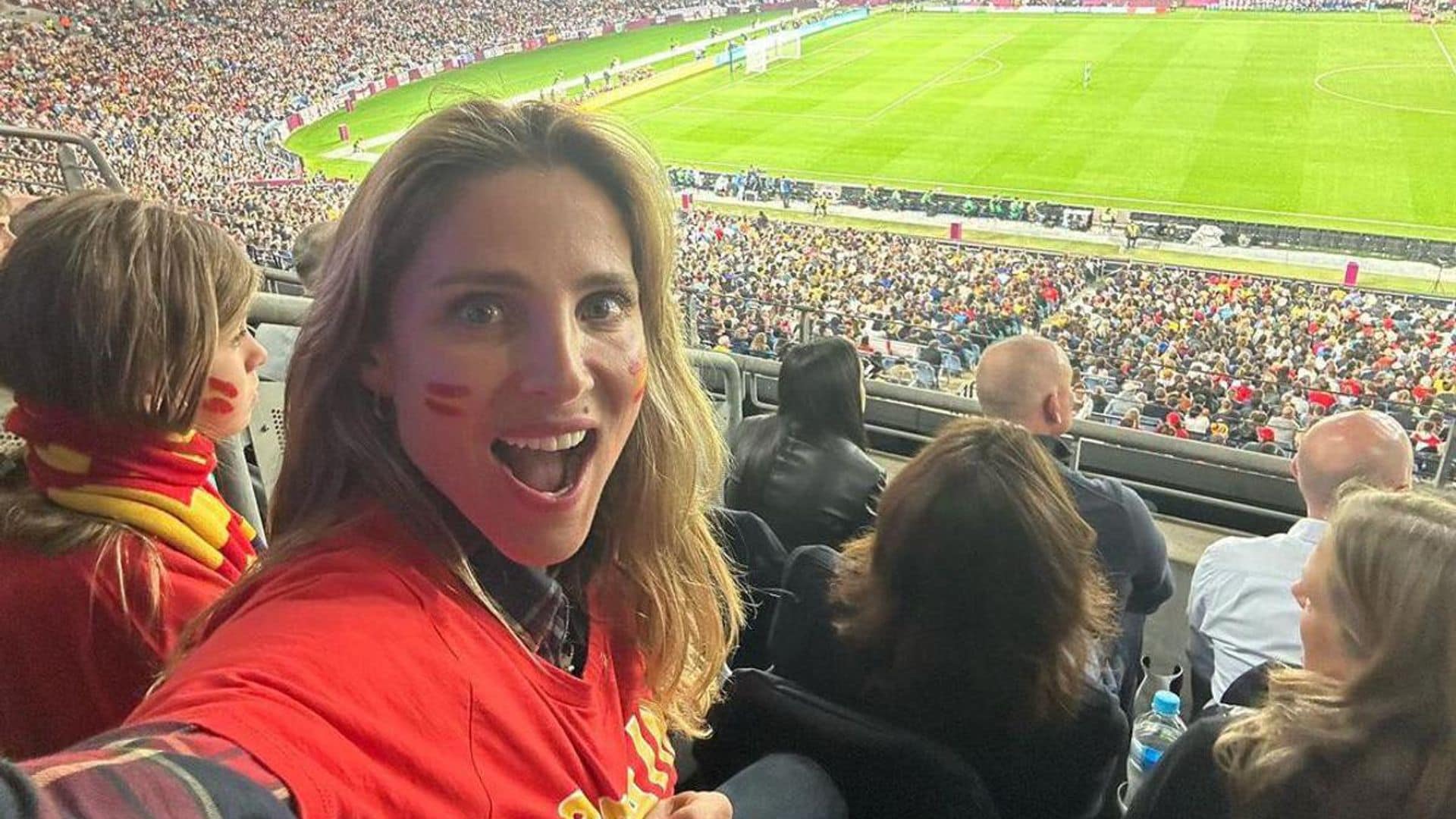 See Elsa Pataky and Chris Hemsworth show their excitement cheering Spain's World Cup Victory