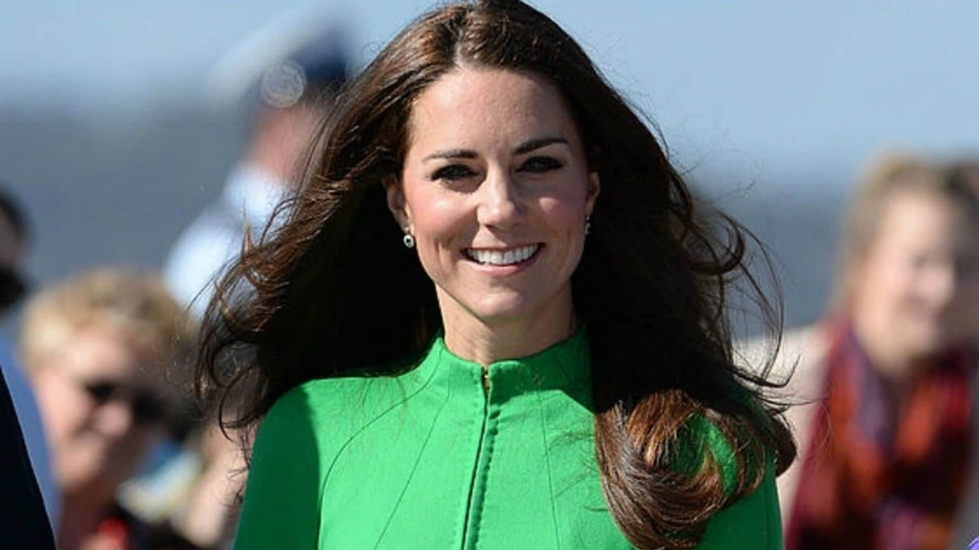 Kate Middleton recycles green coat for Chelsea Flower Show