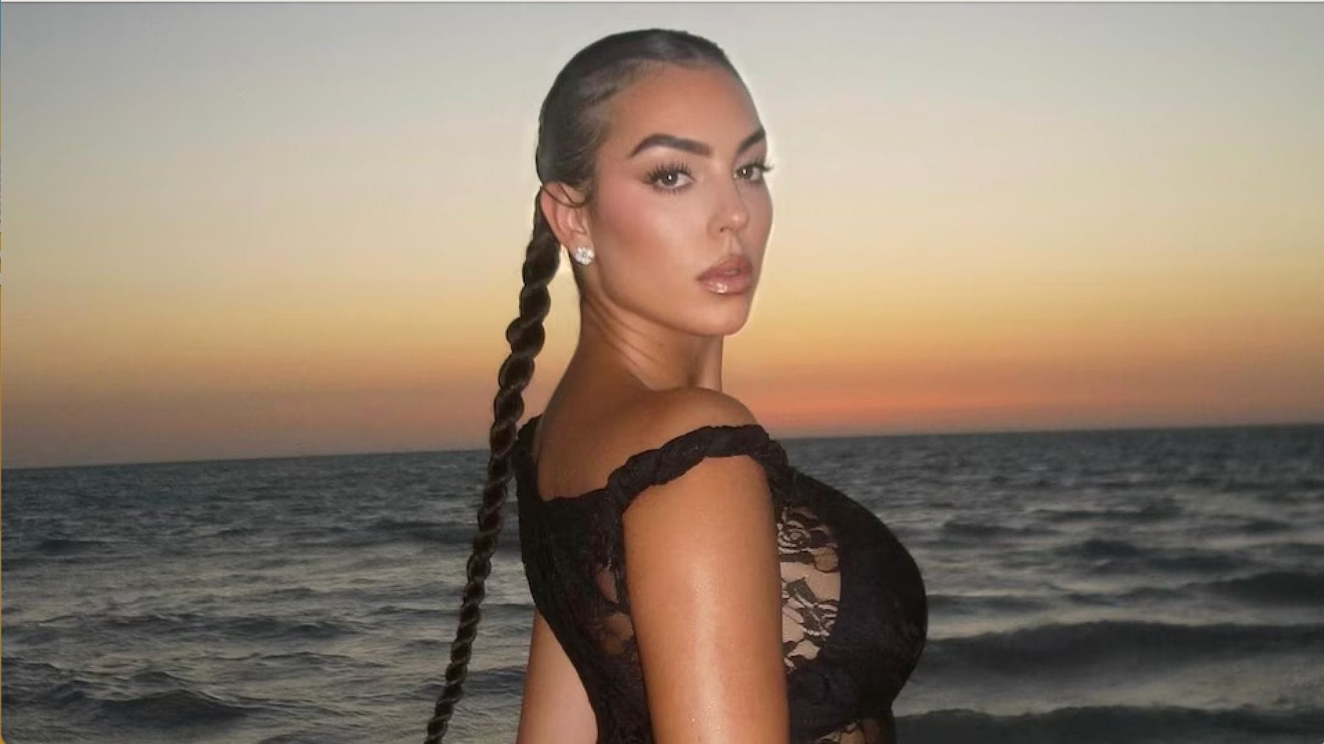 Georgina Rodríguez throws her hair into the ocean after a drastic haircut