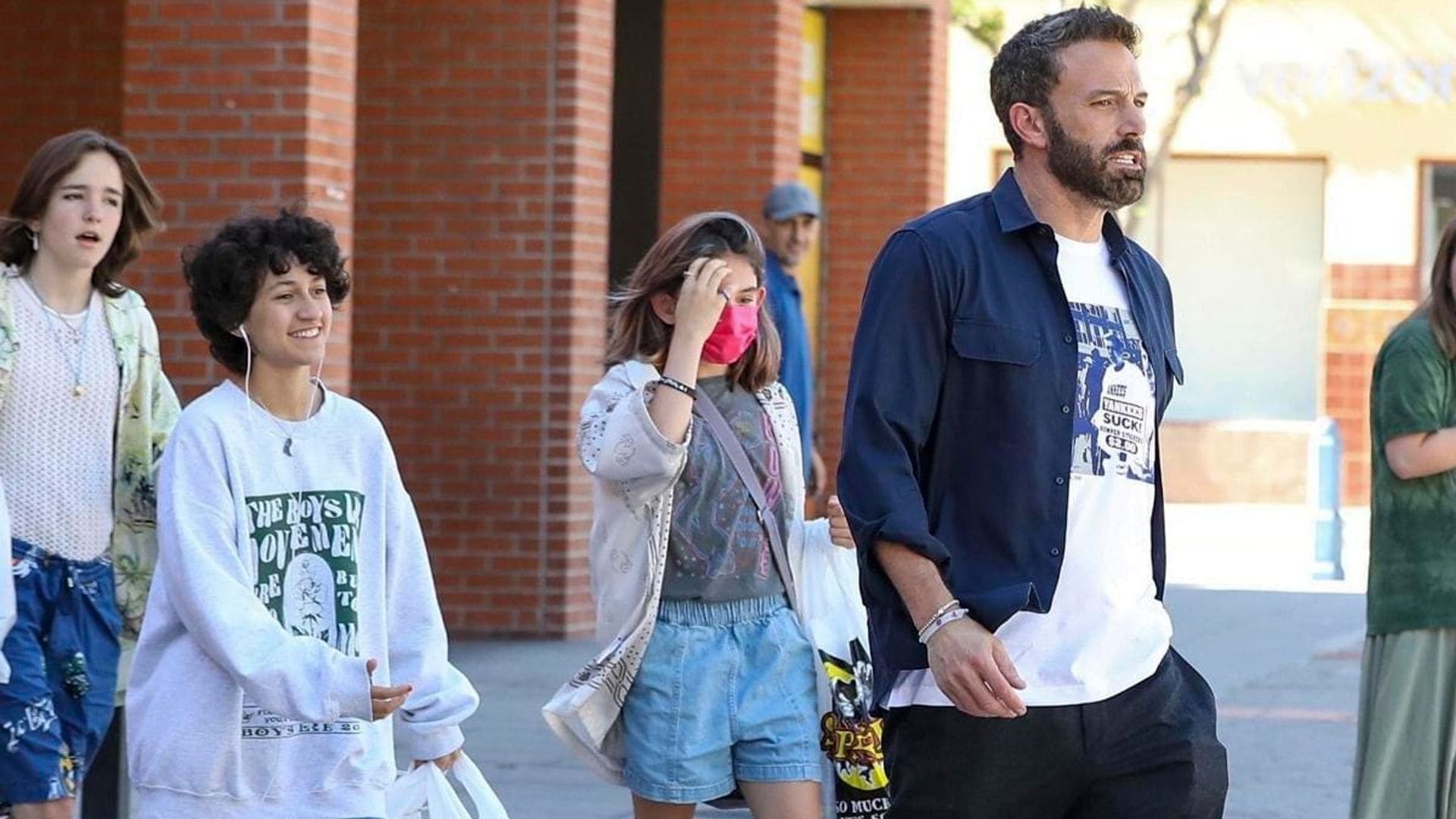 Ben Affleck shopping for Halloween outfits with Emme and Seraphina