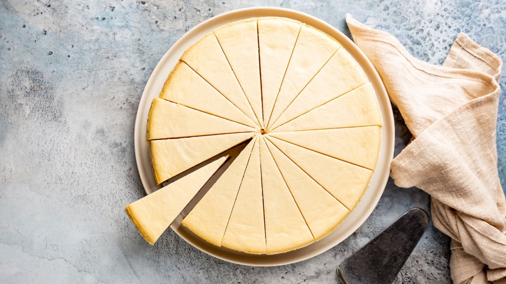 Classic baked cheesecake recipe: creamy, delicious, and easy to make