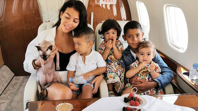 Georgina Rodriguez with her family and Pepe