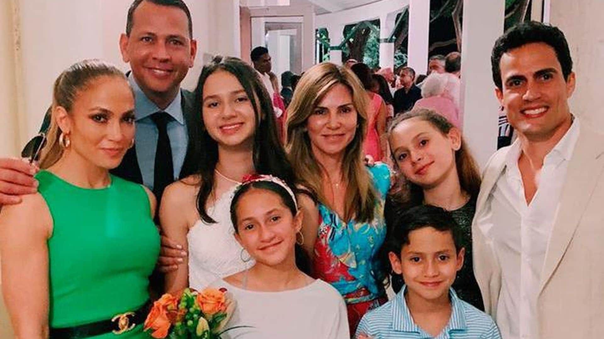 Jennifer Lopez y la exesposa de Alex Rodriguez coinciden en la graduación de la hija de él