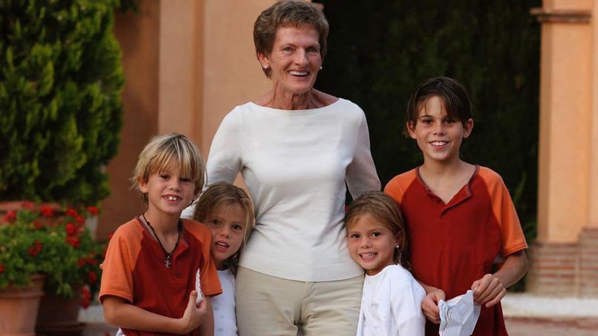 Miranda Rijnsburger's mother Wim with Julio Iglesias' children