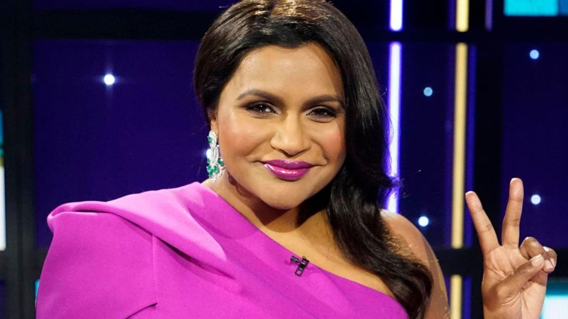 Mindy Kaling radiates body confidence in sexy mirror selfie