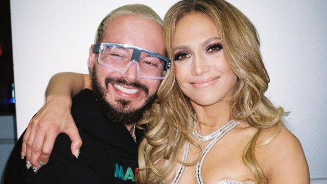 Jennifer Lopez and J Balvin posing together