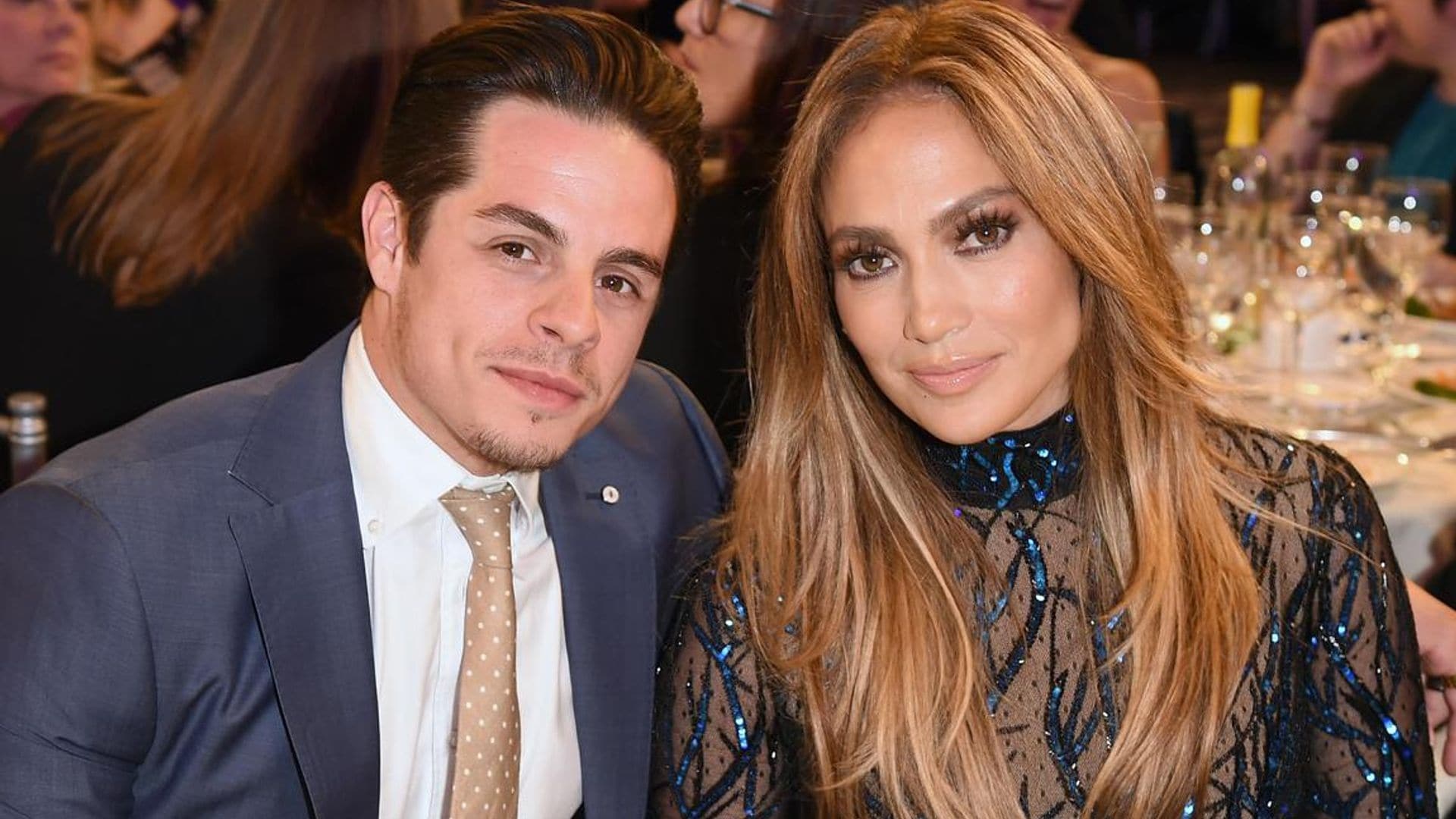 Jennifer Lopez’s ex-boyfriend Casper Smart dances round the pool with JLo lookalike - and Dayanara Torres loves it!